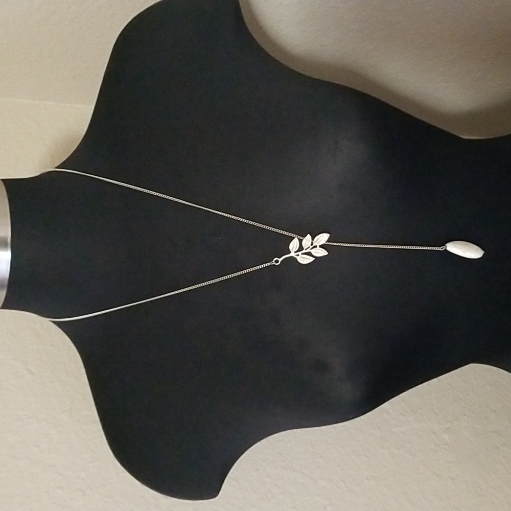 Gold Leaf Howlite Necklace